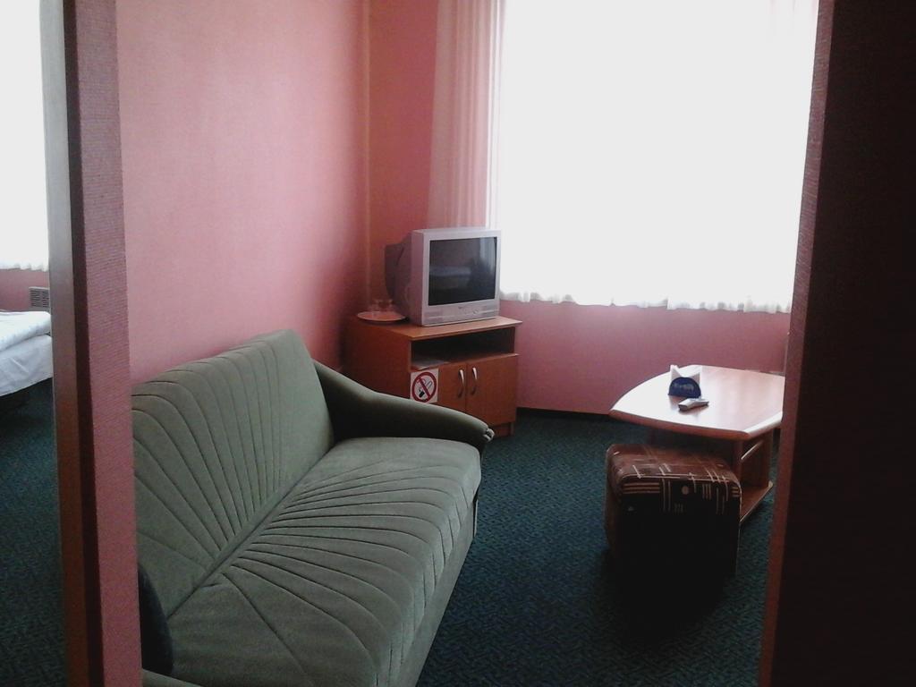 Skaistaziede Hotel Siauliai  Bilik gambar